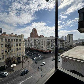 Унікальна 4-кімнатна квартира в центрі, вул. Велика Васильківська, 48