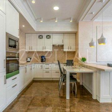 Продаж 2 к квартира ЖК Royal Tower Роял Тауер з ремонтом ЖК Royal Tower