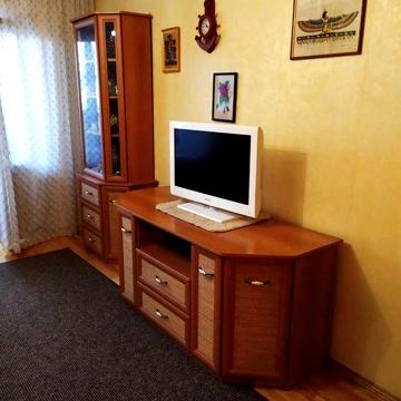 Чудова світла східна квартира в цегляному теплому будинку.