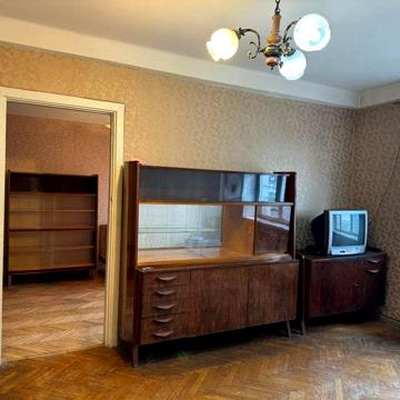 Берестейський пр-т 18, 2х кімнатна квартира., вільна