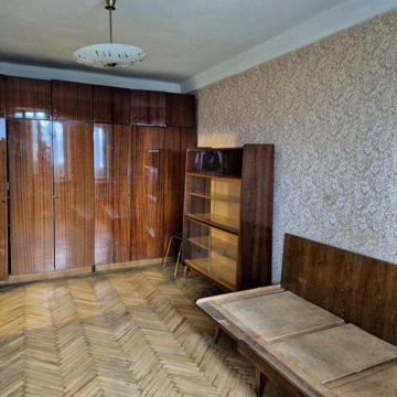 Берестейський пр-т 18, 2х кімнатна квартира., вільна