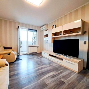 Власник! Продам 2к квартиру, 75,5 кв.м. Науки проспект 60а