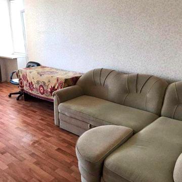 Продам 3 кімнатну кв-ру Алматинська 37б 8\13 цегл. район ДВРЗ