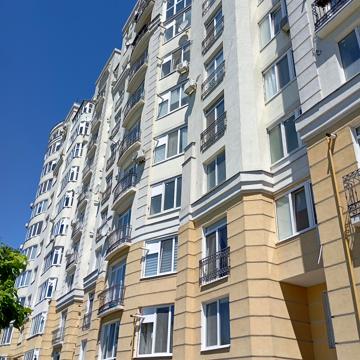 Карпенка вул., 1