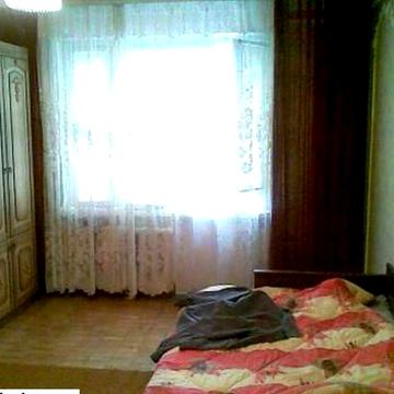 Здам 2-к квартиру метро Чернігівська Миропільська вул.