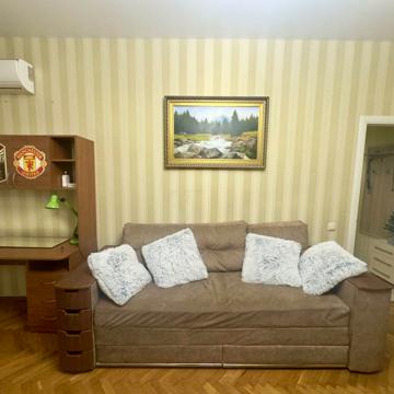 Повітряних Сил просп. (Повітрофлотський), 42
