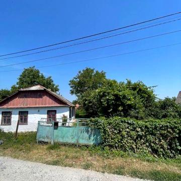 Продається будинок з земельною ділянкою, район загребелля