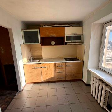 Продается 3-х комнатна раздельна квартира, Метро Вырлица,ул.Руднева 34