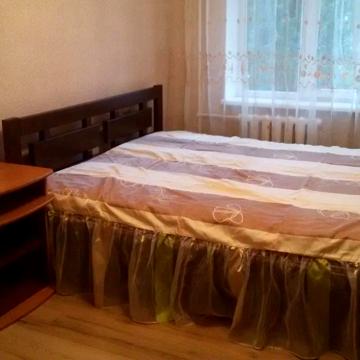 Братиславська вул., 28
