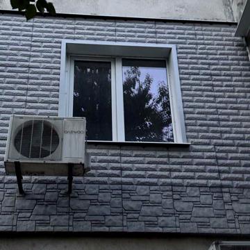 Продам 2-х кімнатну квартиру в центрі