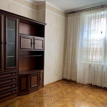 Оренда чудовоі двокімнатноі сталінки на Сирецькій 52