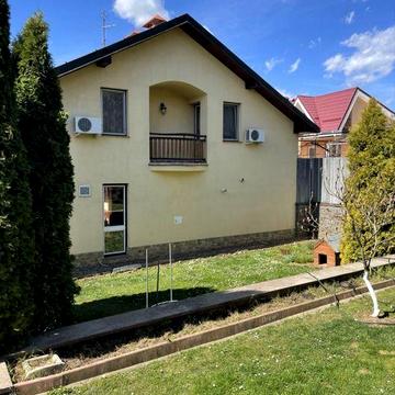 Продаж гарного будинку з видом на місто