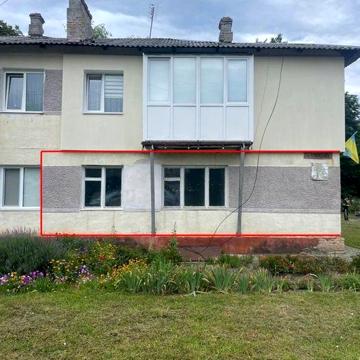 Продам квартиру в центрі під комерцію