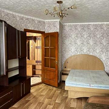 Здам 1-кімнатну квартиру в центрі на тривалий термін