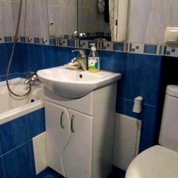 Продаю 2-кім.Кв.з роздільними кім ЯКІСНИЙ РЕМОНТ. Поряд ЦЕНТР.