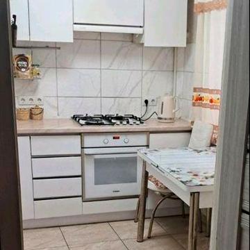 Здається 4х кімнатна квартира в районі 1-й Занасип