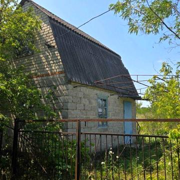 Дача з присадибною ділянкою