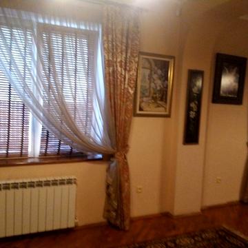 Продається половину будинку