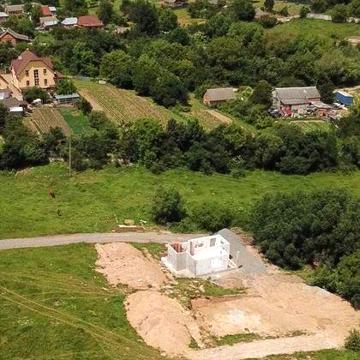 Будинок з ремонтом та сонячними панелями