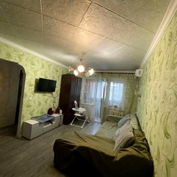 Продам 3-х кімнатну квартиру район Варус