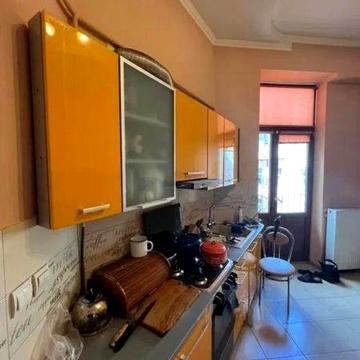 Продаж 3-ьох кімнатної квартири Верхратського 11