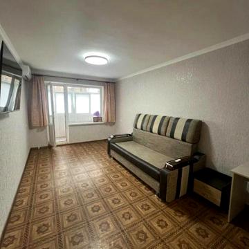 Космонавтів вул., 148г