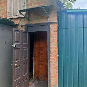 Продається затишна дача в мальовничому місці.