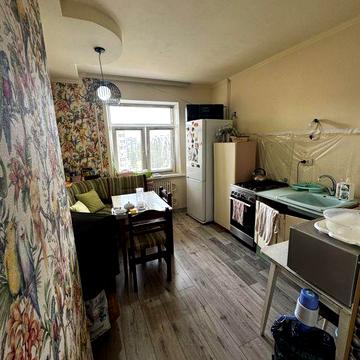 Продам 3 х.ком .Каменское левый берег 9 мик.