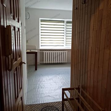 Академіка Доброхотова вул., 26