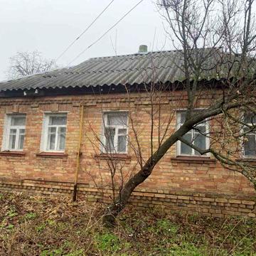 Продаж будинку в центрі села Лісники, 6 соток