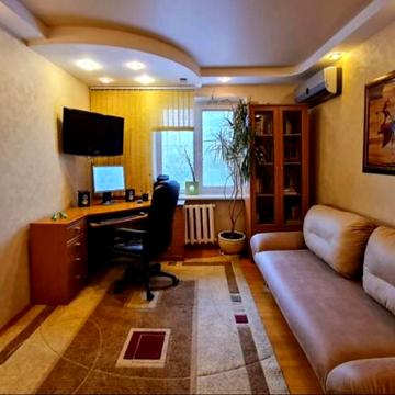Набережна Перемоги вул., 108