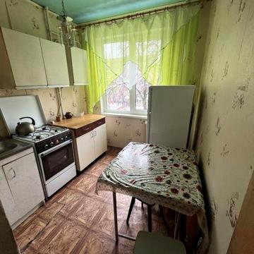 Однокімнатна квартира на Захисників України, біля сільпо