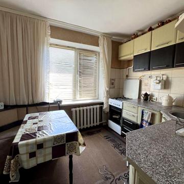 Ексклюзив. Продам хорошу 2х кімнатну квартиру в центрі міста Узина