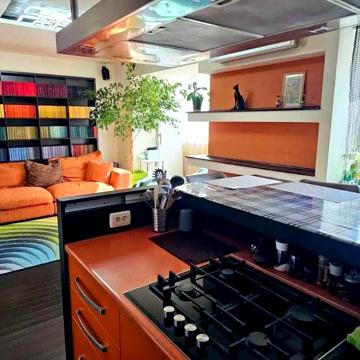Продам яркую дизайнерскую 3к квартиру на Левобережном-1/Березинка