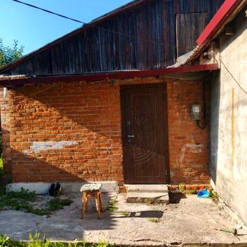 Здаеться пів дому,1 кімн.на 1-2 людей.