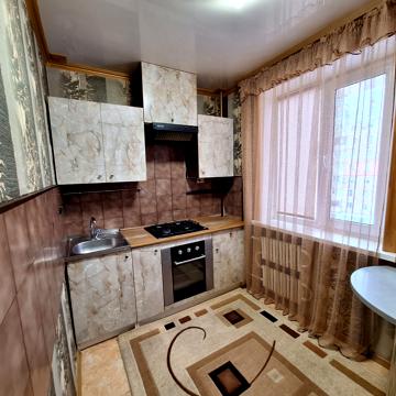 Героїв України вул. (Героїв Сталінграду), 28 к1
