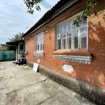 Продам пів будинку на Озерній балці