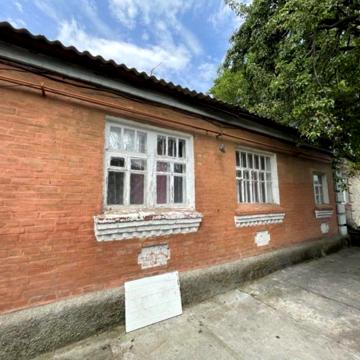 Продам пів будинку на Озерній балці