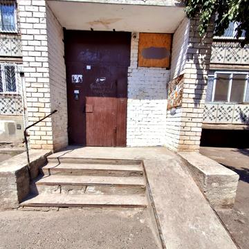 Центральний просп. (Леніна), 124а