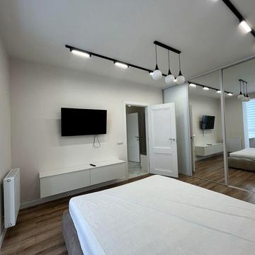 Стильна,з кондиц.посудомийн.машина,в ЖКЛипки-закрит типу. Озеро,парк