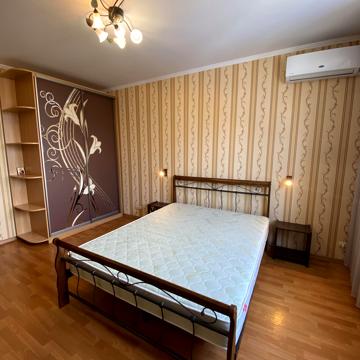 Бориса Гмирі вул., 6