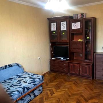 Новопирогівська вул., 33