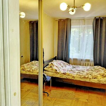 Академіка Філатова вул., 49