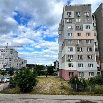 Красносільського вул., 47