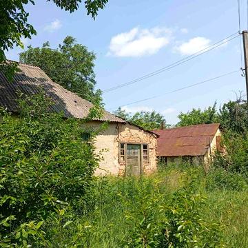 Продаж будинку, земельної ділянки