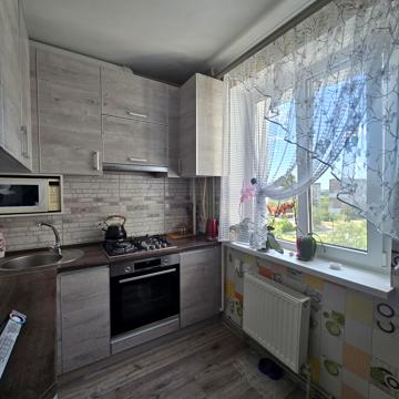 Героїв України вул. (Героїв Сталінграду), 28