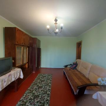 Ревуцького вул., 8