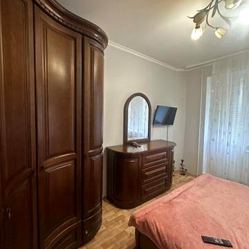 Довгострокова оренда 3к Квартира Грушевського Академіка вулиця
