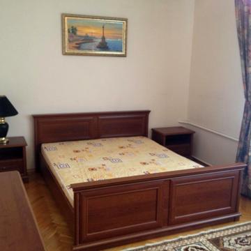 Михайла Омеляновича-Павленка вул. (Суворова), 13