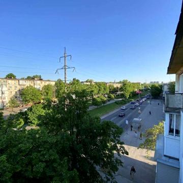 Олександра Поля просп. (Кірова), 84